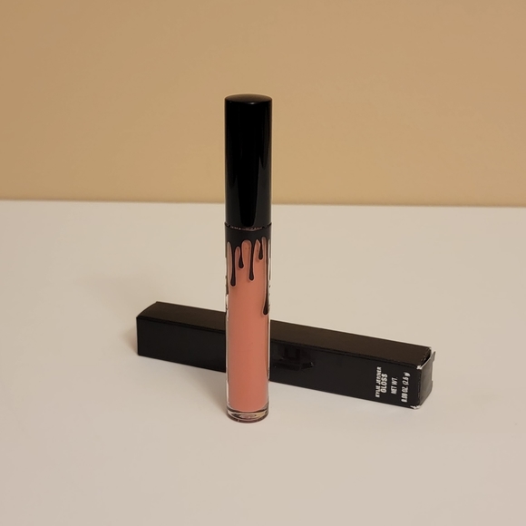 COPY - Kylie Jenner "Cupcake" Gloss - NIB - Picture 4 of 4